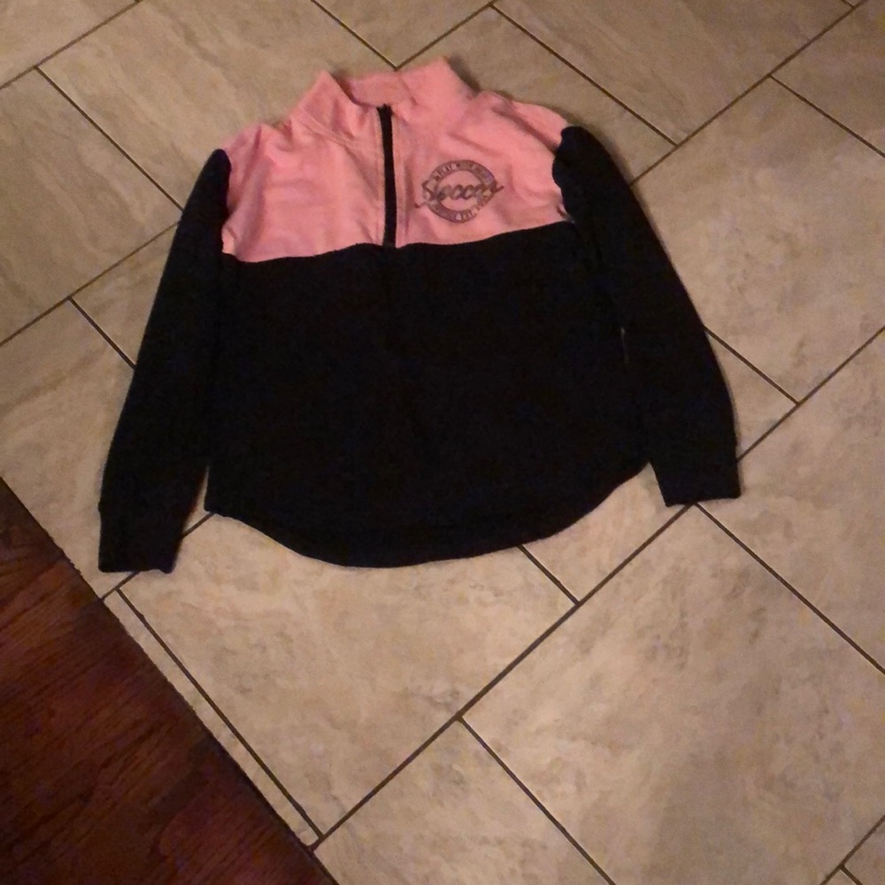 I  am selling a kids sweatshirt